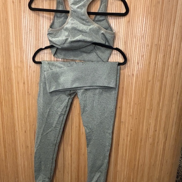 Green Workout Set - Picture 3 of 4